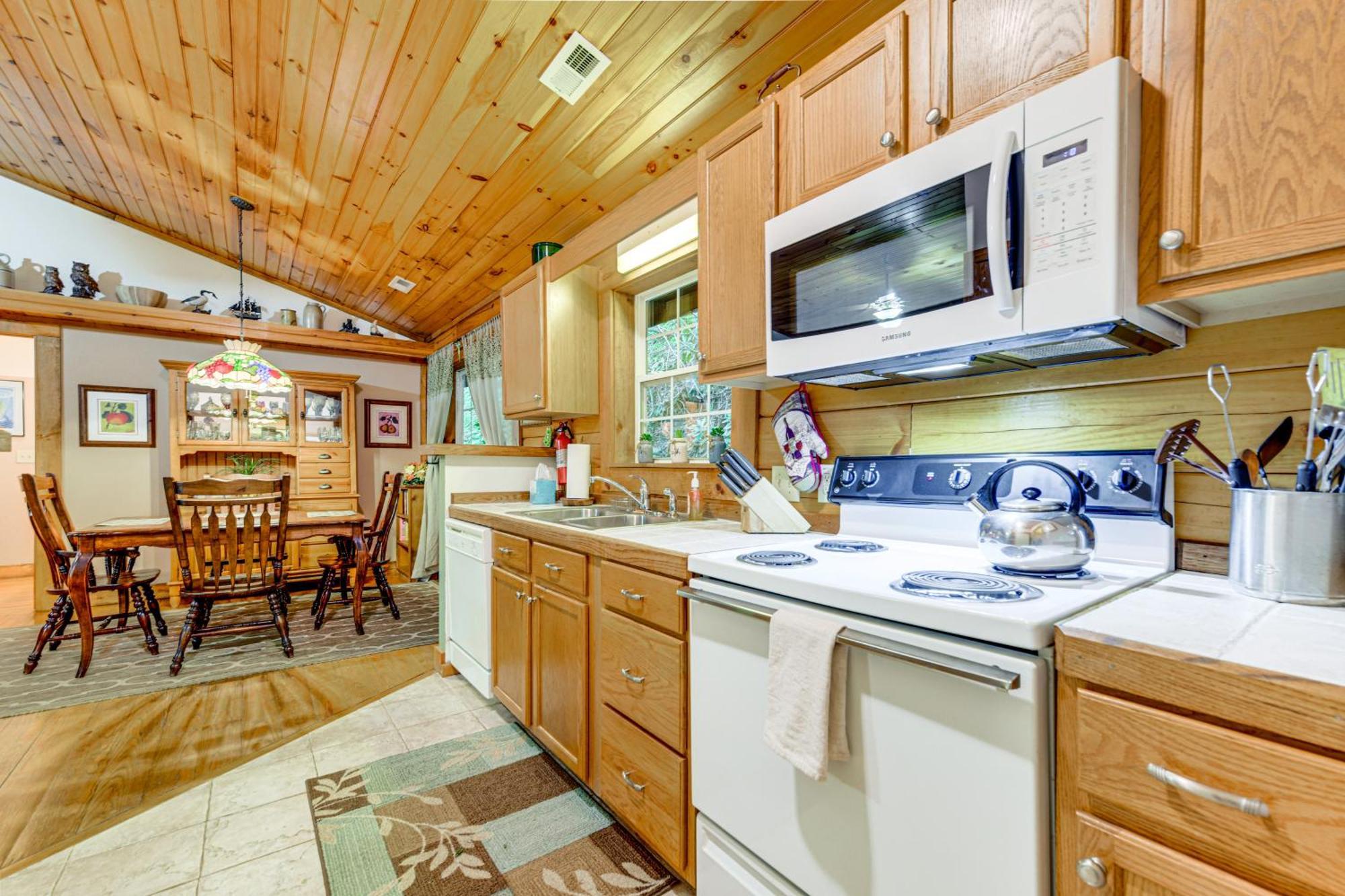 Serene Maggie Valley Retreat With Deck And Hot Tub! Exterior foto
