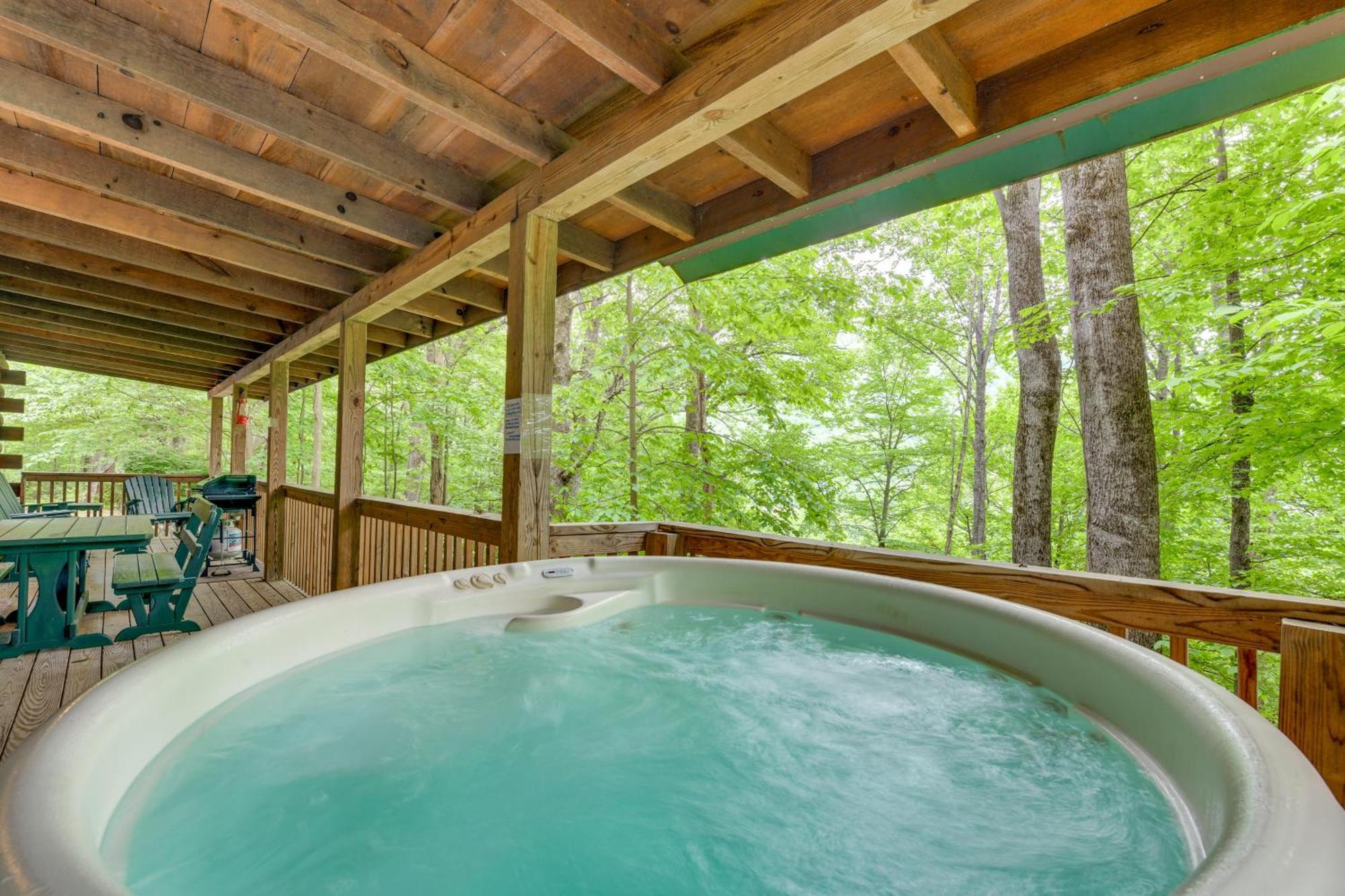 Serene Maggie Valley Retreat With Deck And Hot Tub! Exterior foto
