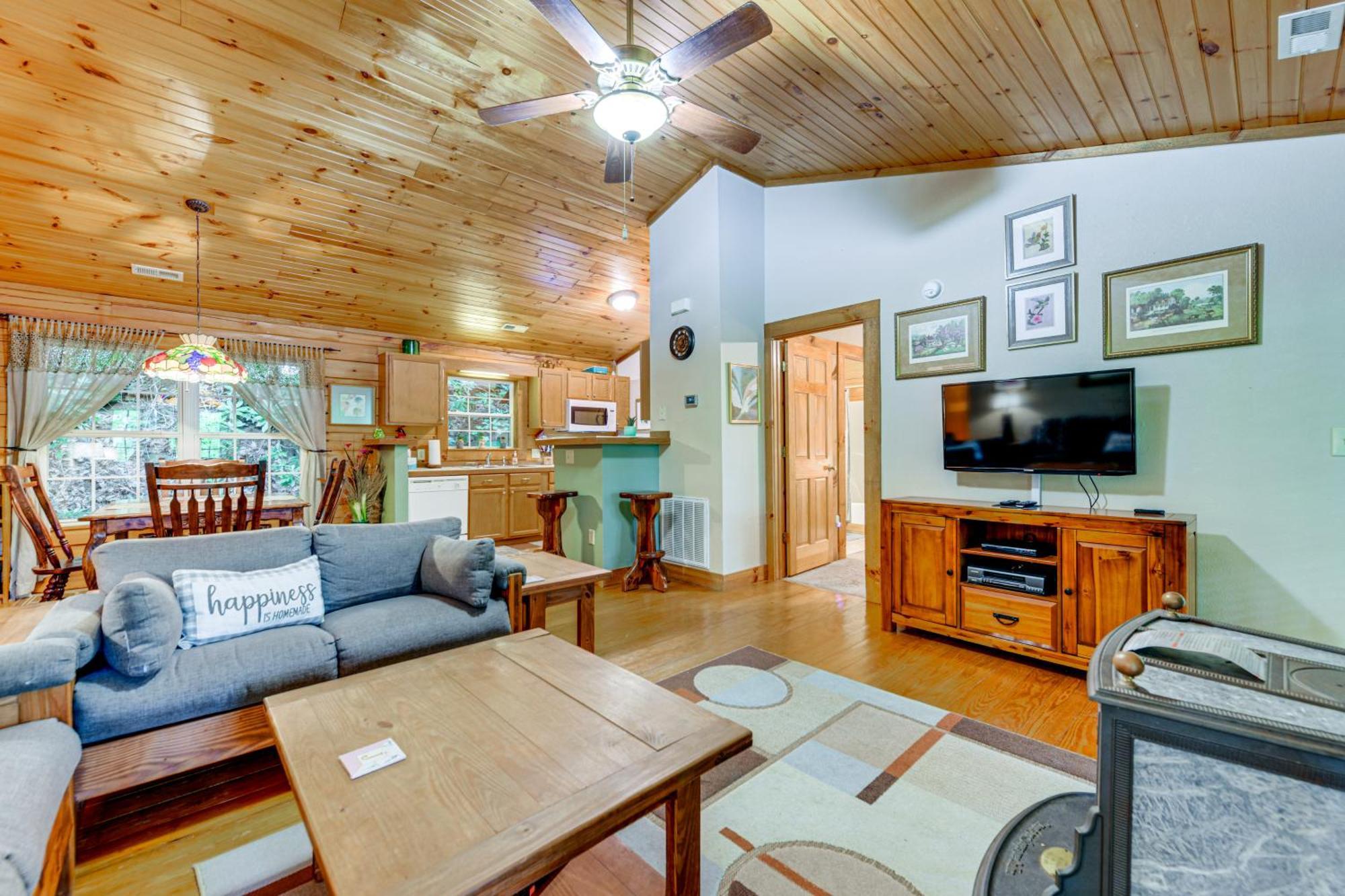 Serene Maggie Valley Retreat With Deck And Hot Tub! Exterior foto