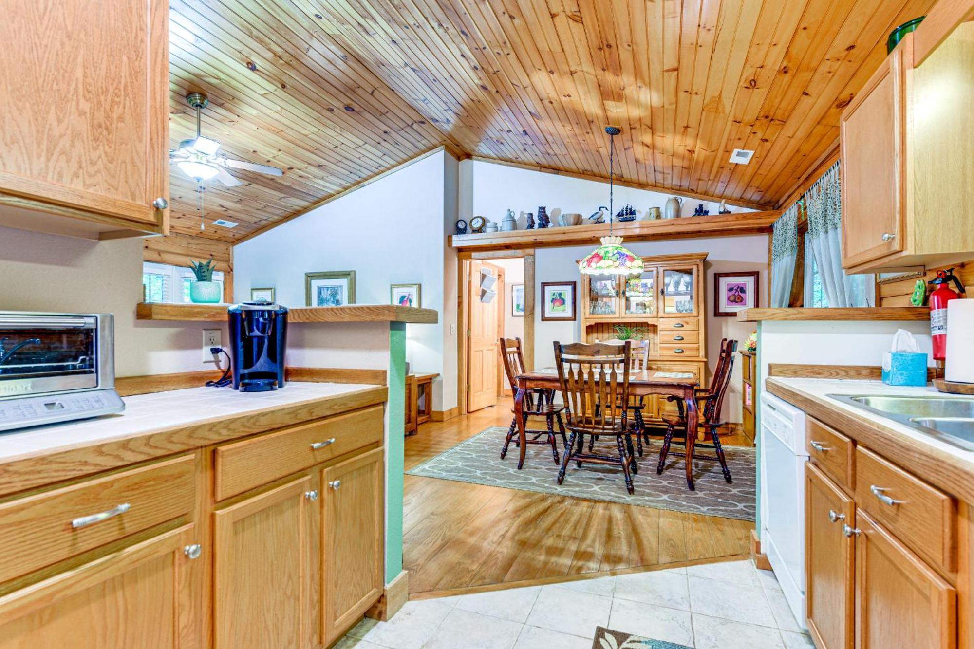Serene Maggie Valley Retreat With Deck And Hot Tub! Exterior foto