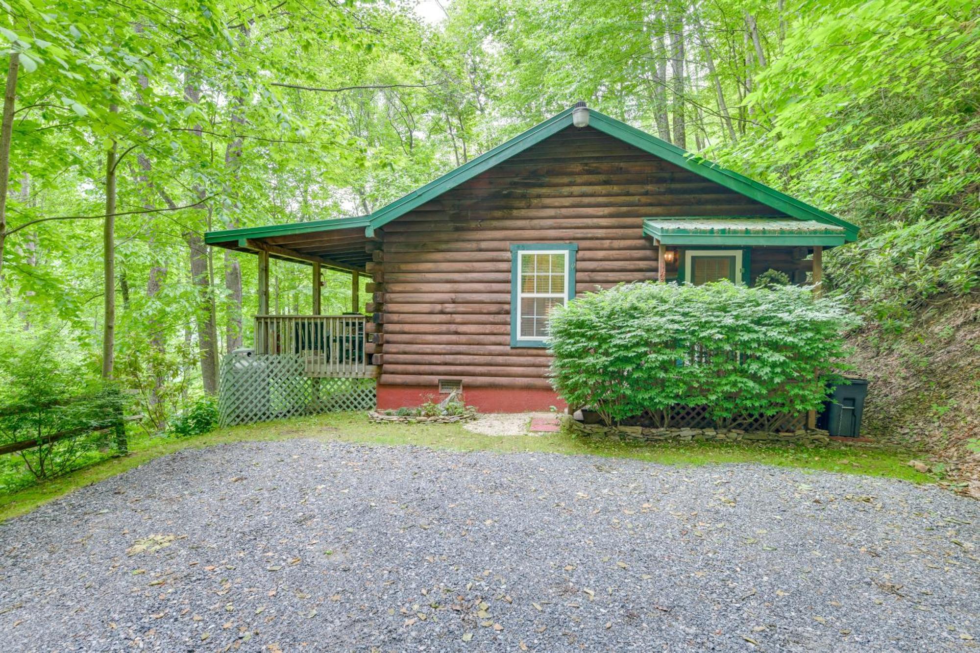 Serene Maggie Valley Retreat With Deck And Hot Tub! Exterior foto
