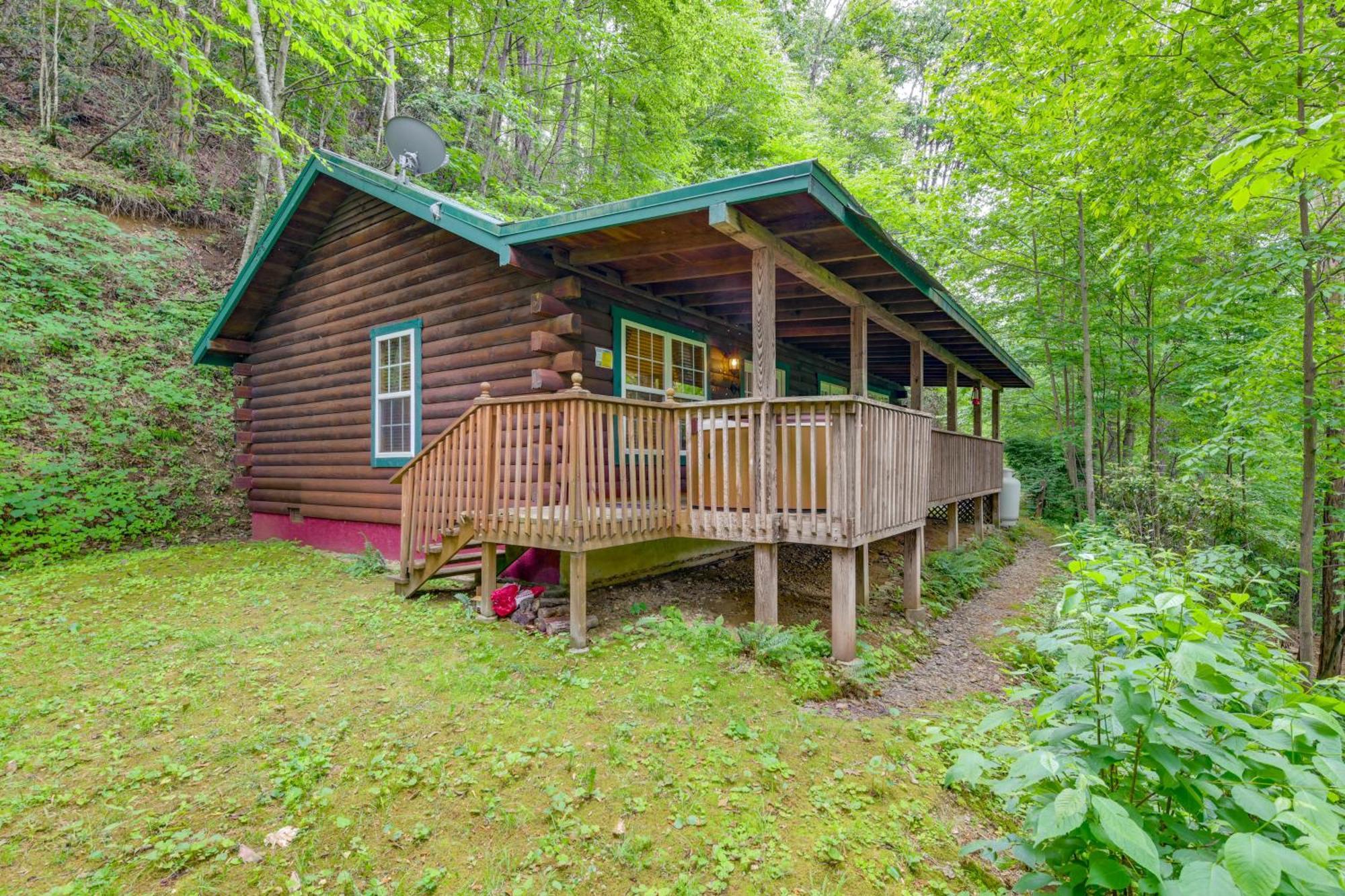 Serene Maggie Valley Retreat With Deck And Hot Tub! Exterior foto