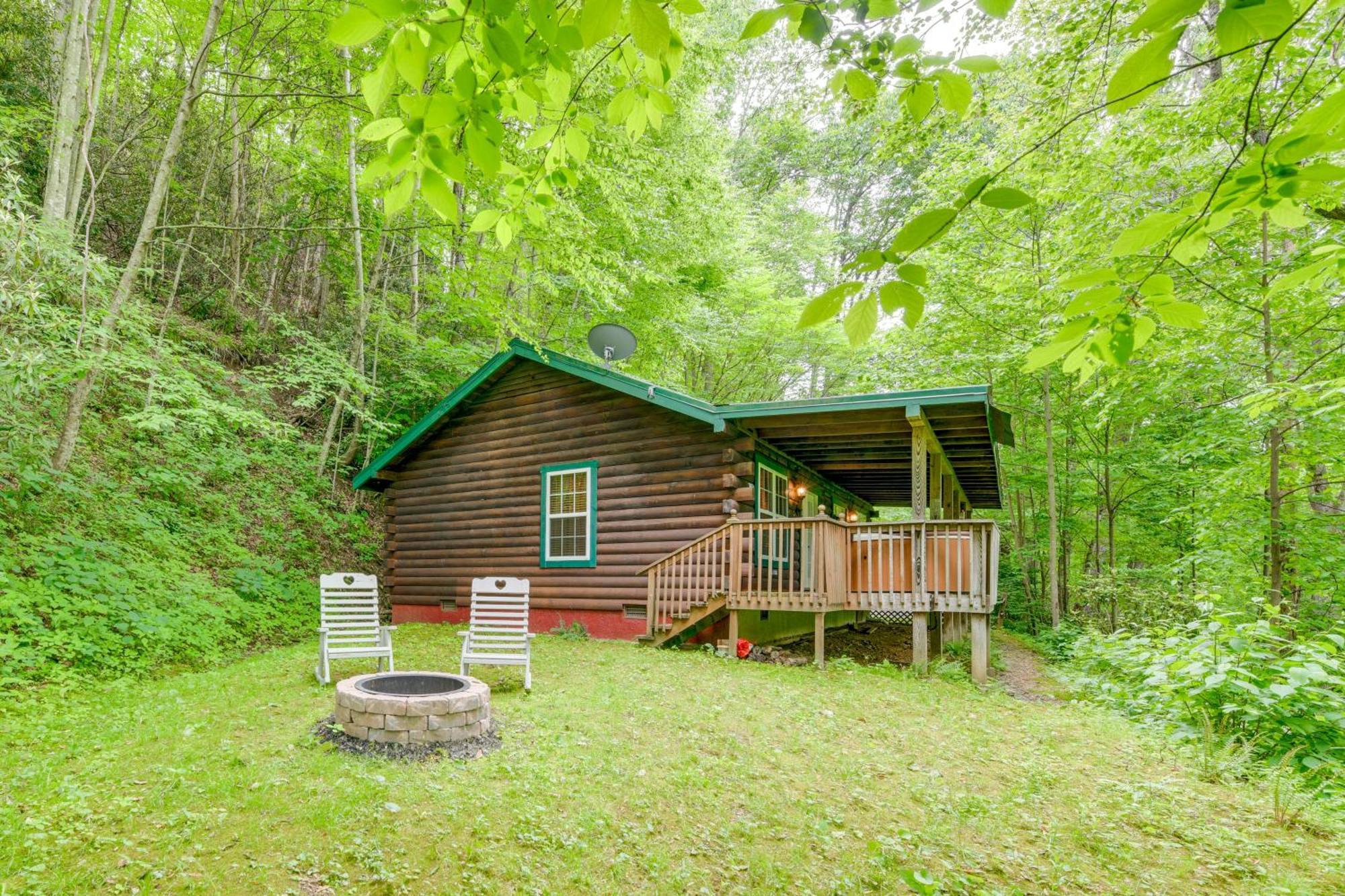 Serene Maggie Valley Retreat With Deck And Hot Tub! Exterior foto